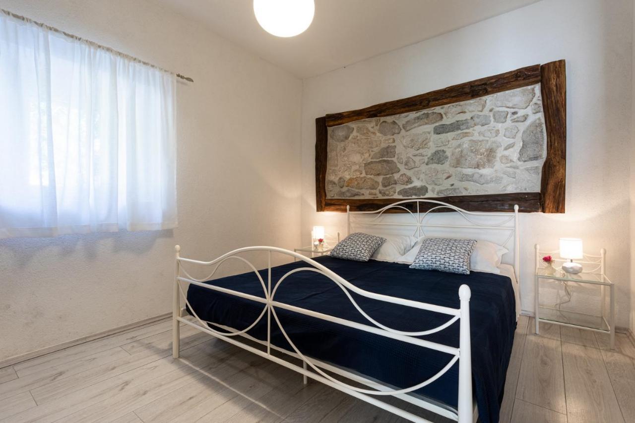 Elm Villa